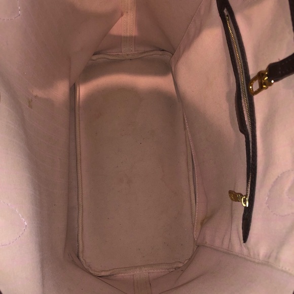 Louis Vuitton Neverfull MM - Picture 12 of 15